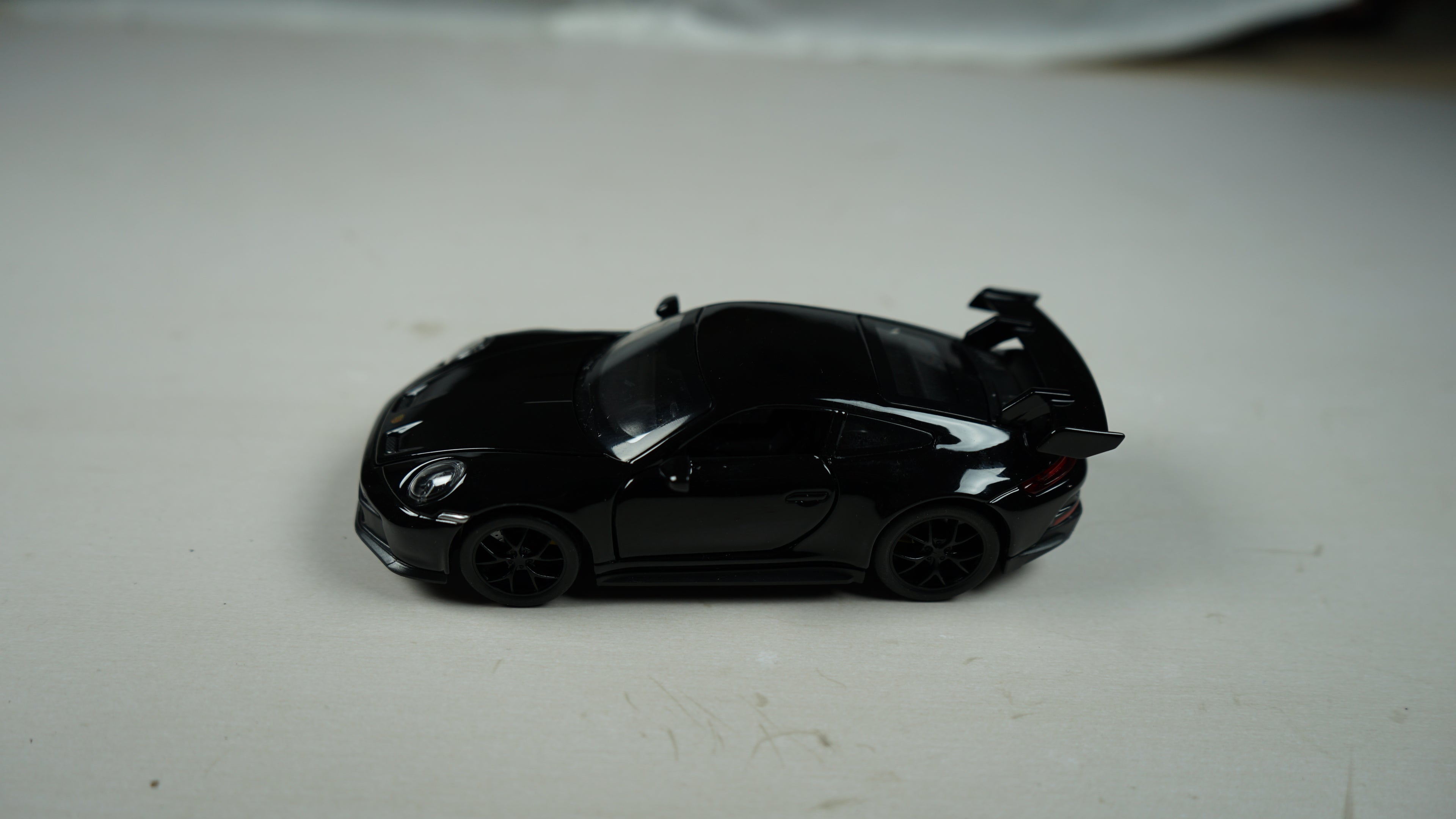 Porsche 911 GT3 Die-Cast Car – 1:32 Scale