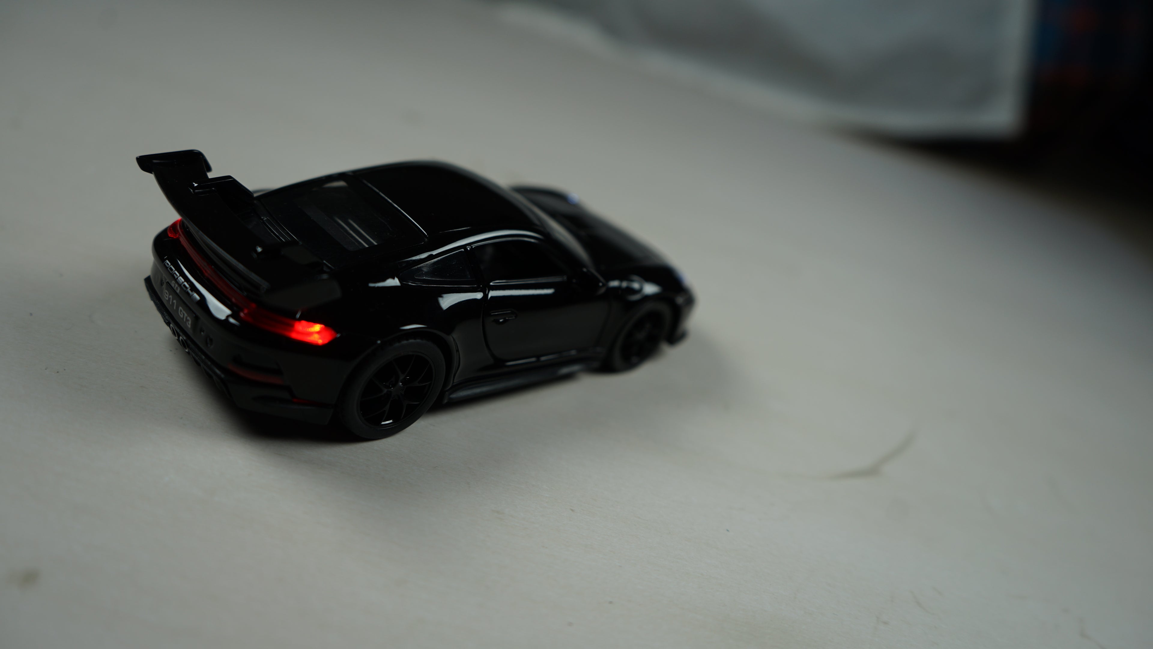 Porsche 911 GT3 Die-Cast Car – 1:32 Scale