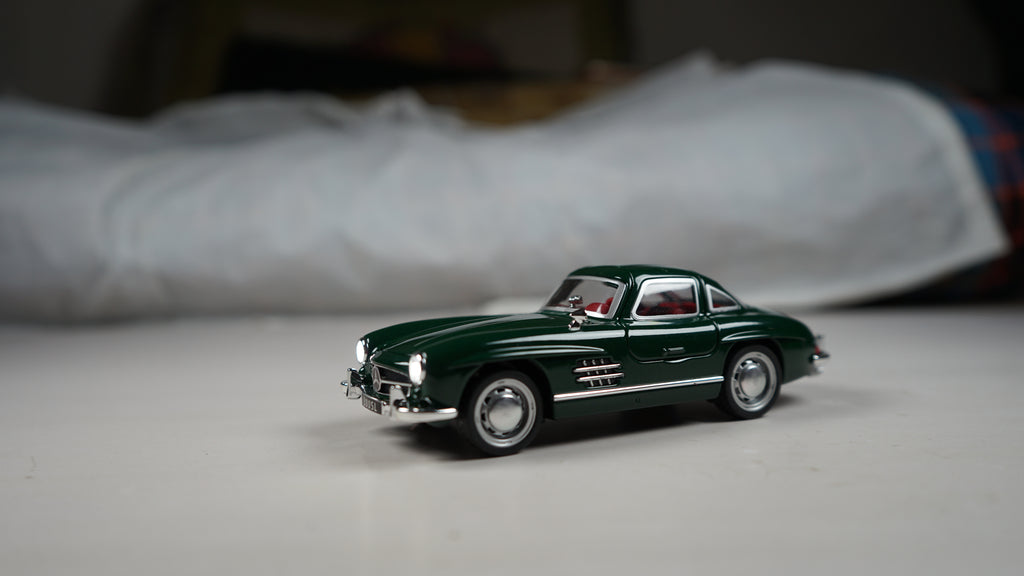 Mercedes-Benz 300SL 1:32 Die-Cast Car